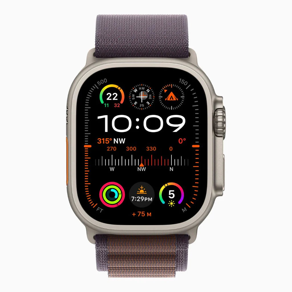 Apple Watch Ultra 2 Exploring the outdoors with built-in GPS